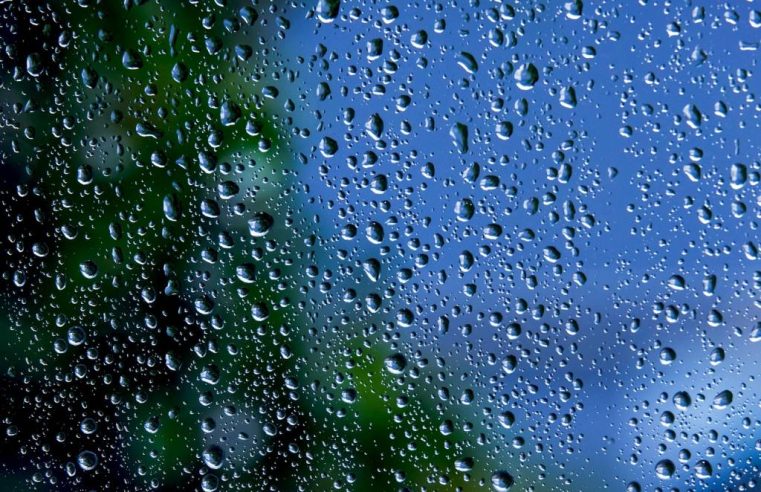 Pfas dans l’eau de pluie : faut-il s’en inquiéter